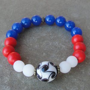 Handmade USA Soccer Team Fan Beaded Bracelet Lampwork Soccer Ball Bead.
